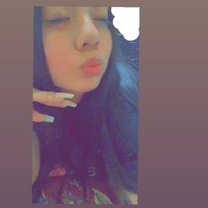 Meet your Posher, Ivett